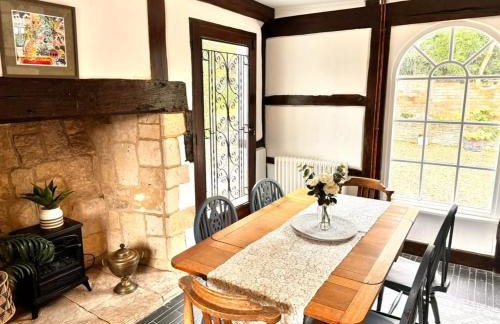 Stylish Tudor Cottage & Hot Tub - Photo 33