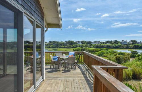 16612 - Stunning Home with Wraparound Deck Views of Bucks Creek and Nantucket Sound - Foto 30
