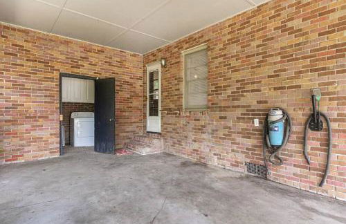 Cozy Home Across from Base, Close to Airport & Beaches - Photo 32