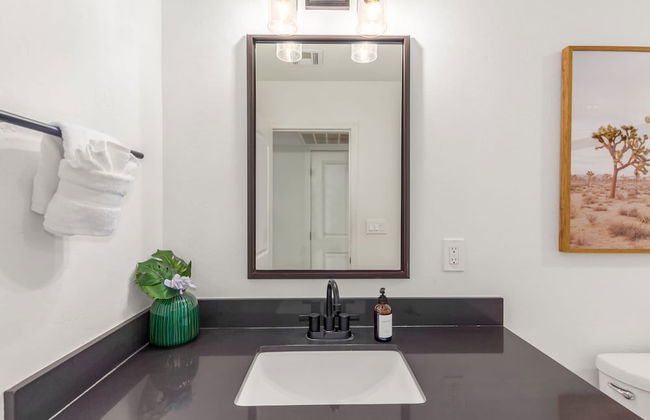 The Melrose ASU Pool Workspace Firepit - Photo 27