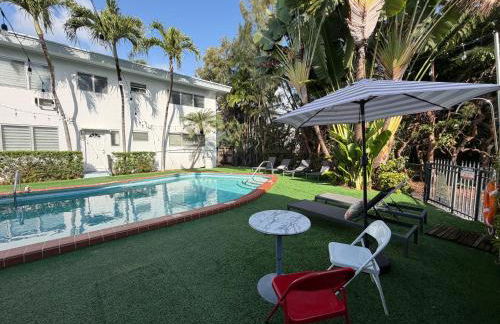 Bay Harbor Boutique Vacation Rental - Photo 22