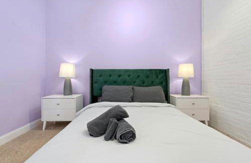 KING First Floor Sleep8 4Beds 2BA Swepson Escape - Foto 32