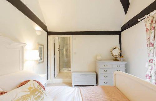 Dorney Windsor Legoland 5 Star Stay for upto 14 guests - Photo 59