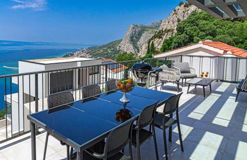 Villa Luxury Dream, Indoor Heated Pool, 7 persons, Sea Views, Omiš - Foto 2