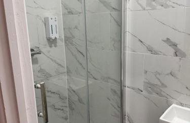 Cosy Six Bedroom House in Bedford Town - Foto 39