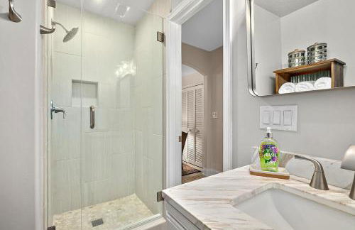 Casa DeSoto - Luxury Downtown Oasis - Photo 18