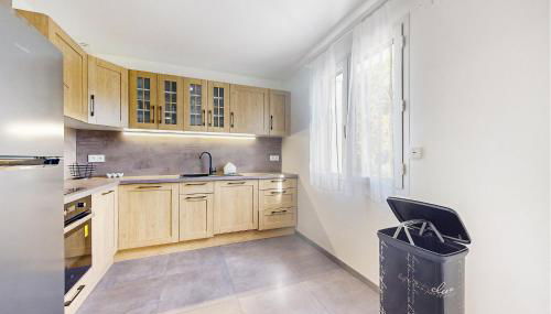 4 Bedroom Amazing Home In Sanilhac - Foto 4