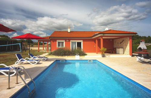 Detached Villa With Pool and Large Garden in Quiet Area Near the Sea - Foto 10