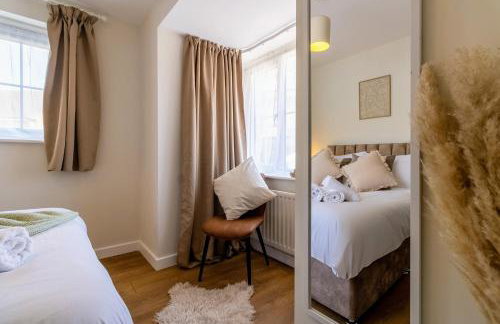 Modern & comfy 4 bedrooms Corby house free parking - Foto 32