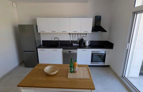 ColorChic 3 étoiles - Parking Privé Terrasse Clim - 120m2 Plein centre - Foto 28