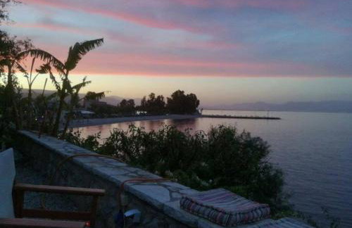 KIVERI 1876 traditional seafront cottage - Photo 52