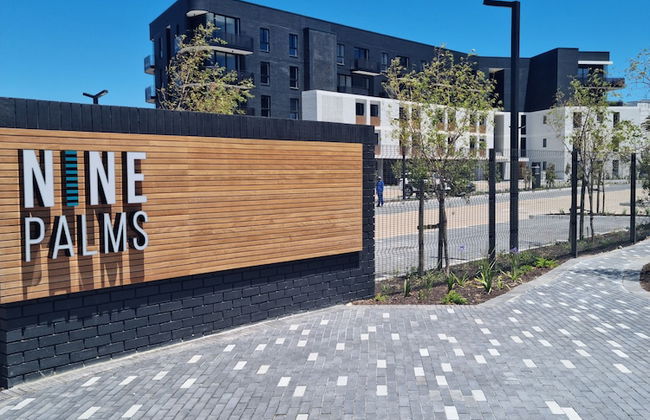 9 Palms by Smart City Stays - Photo 13