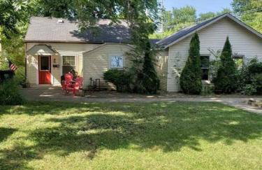 Home with Garage in DT Libertyville Near Naval Base - Foto 13