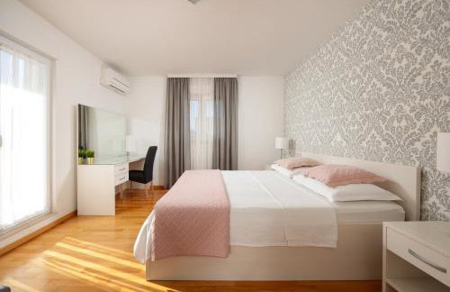 VILLA MILLA with private pool, jacuzzi, sauna, gym, max. 8 person - Photo 26