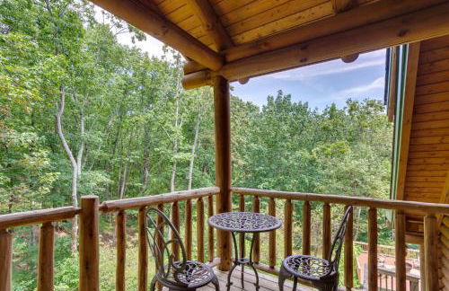 Family Getaway Georgia Cabin with Outdoor Hot Tub - Foto 24