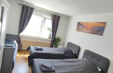 Large Central Apartment - MODERN & Fully Equipped - near fair - Photo 8