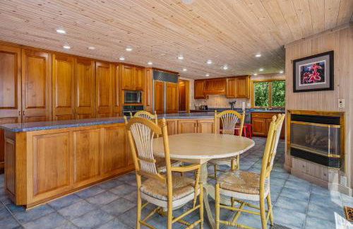 Lake house w/ indr pool and jacuzzi - Foto 44