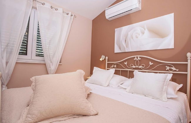 Stone House in Podgora With Sea Views - Photo 9