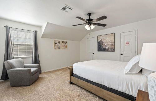 Spacious Lakefront View With Hot Tub and Pool NH - Foto 78