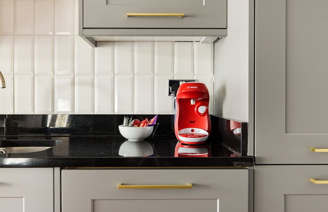 Spacious 2 Bed - Battersea High Street - Photo 7