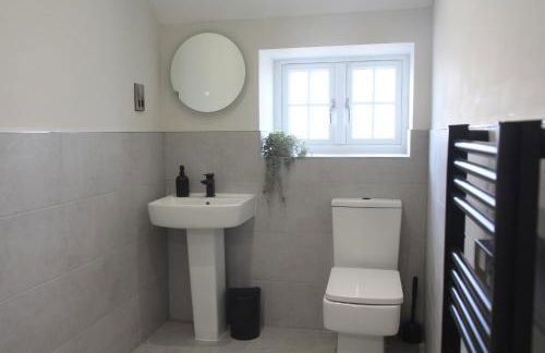 Robin Cottage Luxury Barn with Wood-Fired Hot Tub - Foto 13