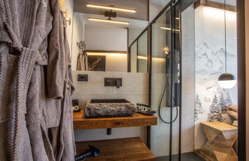 WHISPERING PINES LODGE Mountain view apartment with ski-in access - Foto 46