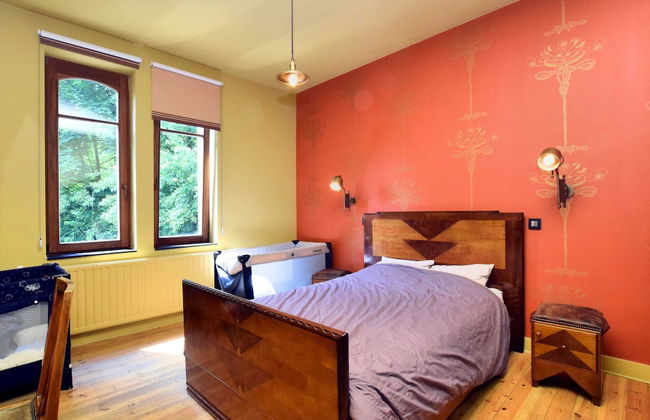 A Beautiful Art Nouveau House With an Enormous Garden - Foto 4