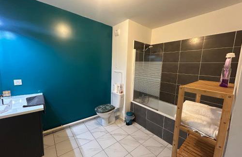 Studio Spacieux 4 Personnes avec Terrasse privée & Bureau - Gare à 4min, Paris en 30min - Foto 3