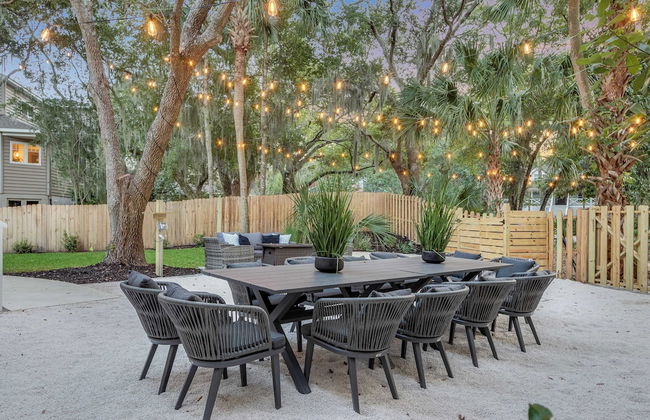 Southern Oasis by Avantstay 0.5mi Walk to the Beach, Pool, Patio, Large Yard - Photo 57