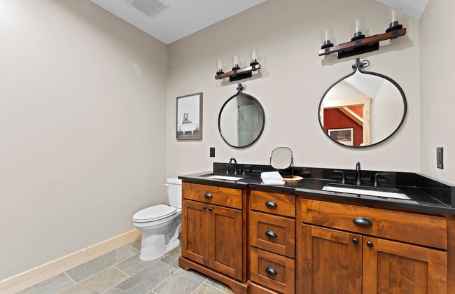 Black Bear Lodge by Avantstay Lakefront Dock Pool Theater Sleeps 20 - Foto 31