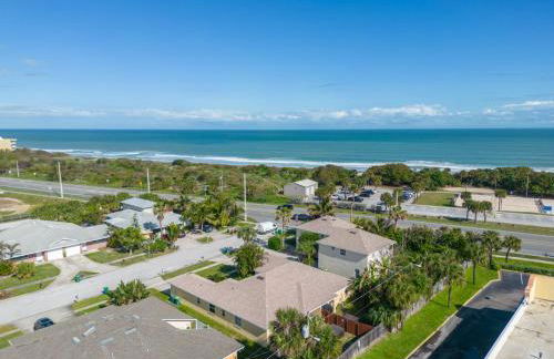 Sunset Serenity - 3BR Beach Townhome with outdoor patio - NEW HOT TUB, Steps to Ocean Fun! - Foto 37