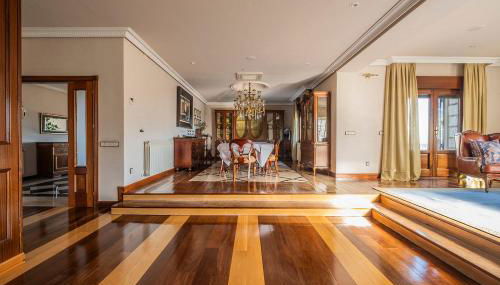 Mansión con Jacuzzi a 40 grados, gran piscina y Pádel - Photo 3