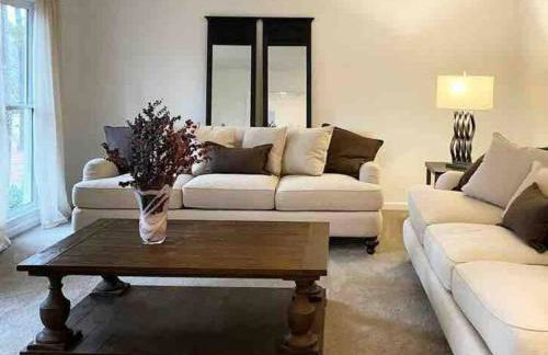 Colonial Stay- 7 BR-up to 14 Guests - Foto 16