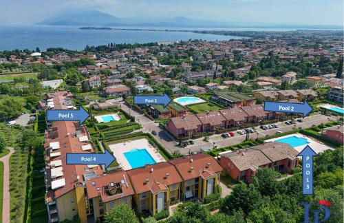 Paradise Lake View in a 5 pools exclusive residence DesenzanoLoft Official Partner Homes & Villas by Marriott Bonvoy - Foto 2