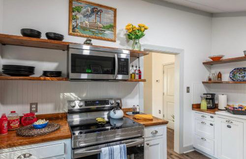 Creole Cottage - 2 Bed, 1 Bath, Pet Friendly with Fee, Walk to Downtown, Grill, Washer & Dryer - Foto 64