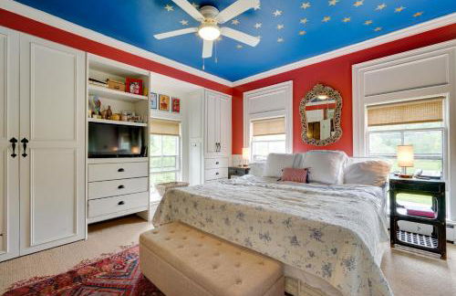 Gorgeous Victorian-Style House with Hilltop Pool! - Photo 23