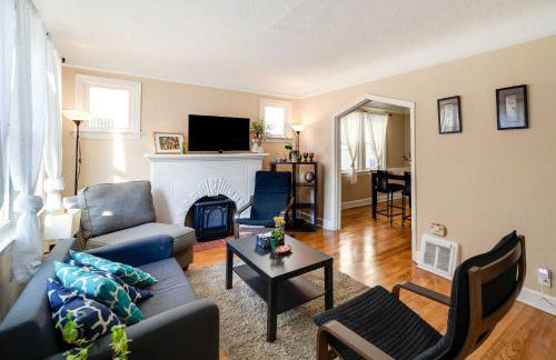 Ferndale Apartment with Yard - Near the Detroit Zoo! - Foto 1