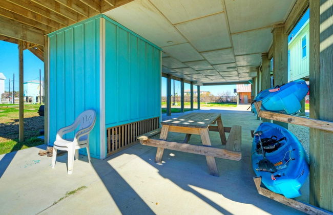 Shared Pool w/ Bay Views, Boat Dock Fishing Big Slough by Avantstay - Foto 4