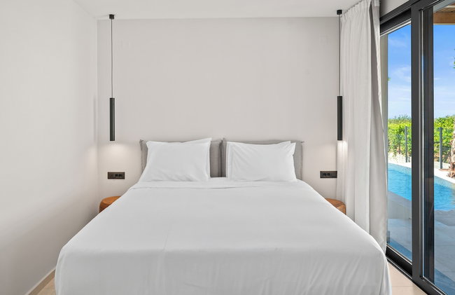 Villa Anassa - Luxurious 4-Bedroom Villa with Private Pool by Temma Villas - Photo 75