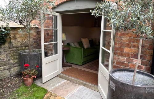 Victorian Red Brick Barn in the Heart of Stamford - Foto 12