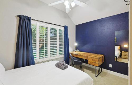 5BD 2BA w Backyard Oasis Pool Jacuzzi Firepit - Foto 24