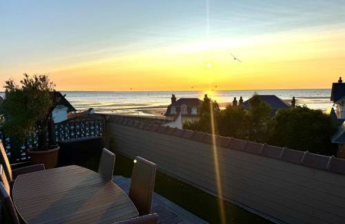 Appartement familial - 2 toits terrasses - vue mer - hyper centre d'Houlgate - Photo 1