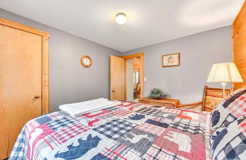 Secluded Bigfork Cabin with Canoes and Views! - Foto 13