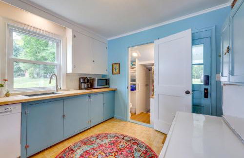 Lakefront Cottage with Covered Porch and Dock! - Foto 12