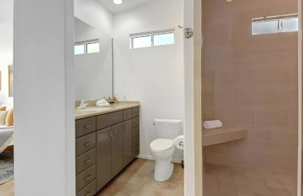 Modern Oasis w/ Pool, Patio Lounge, & Mountain Views Palo Verde by Avantstay - Foto 20