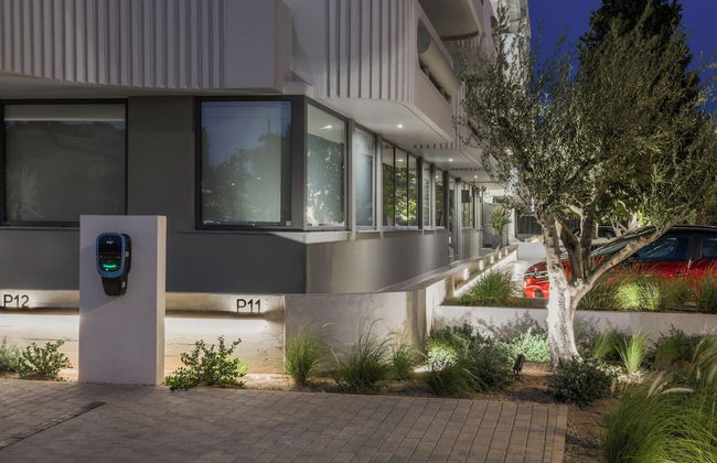 Blazer Suites Hotel - Photo 40