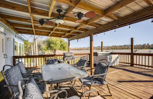 Waterfront Trinity Vacation Rental with Hot Tub! - Photo 1