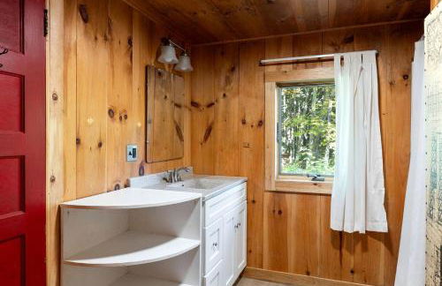 Charming Cabin in the Trees for a Getaway near Hanover, New Hampshire - Foto 15