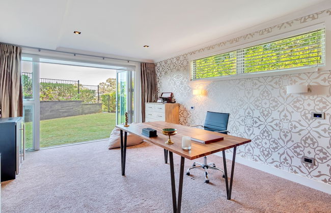 Elegant Sea-View Villa on the Northshore - Photo 29