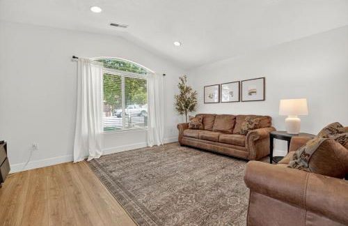 Near Zion Remodeled 2BR Sleeps 6 Game Garage - Foto 10